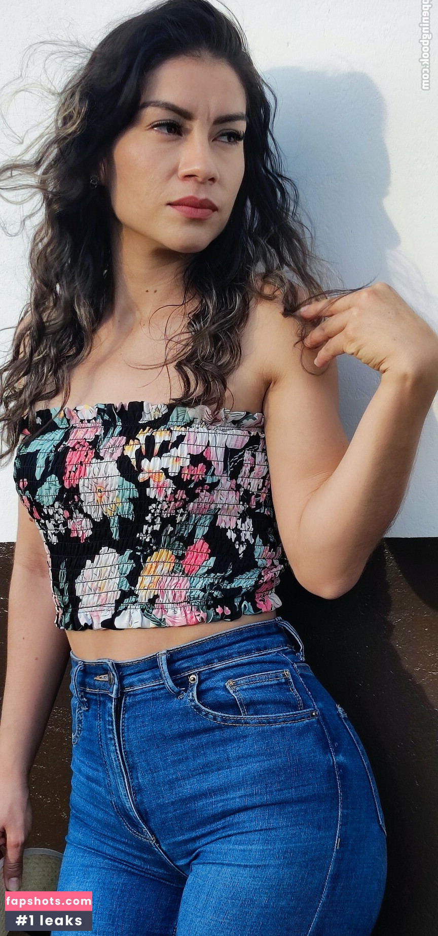 Catalina Cruz gallery photo #35