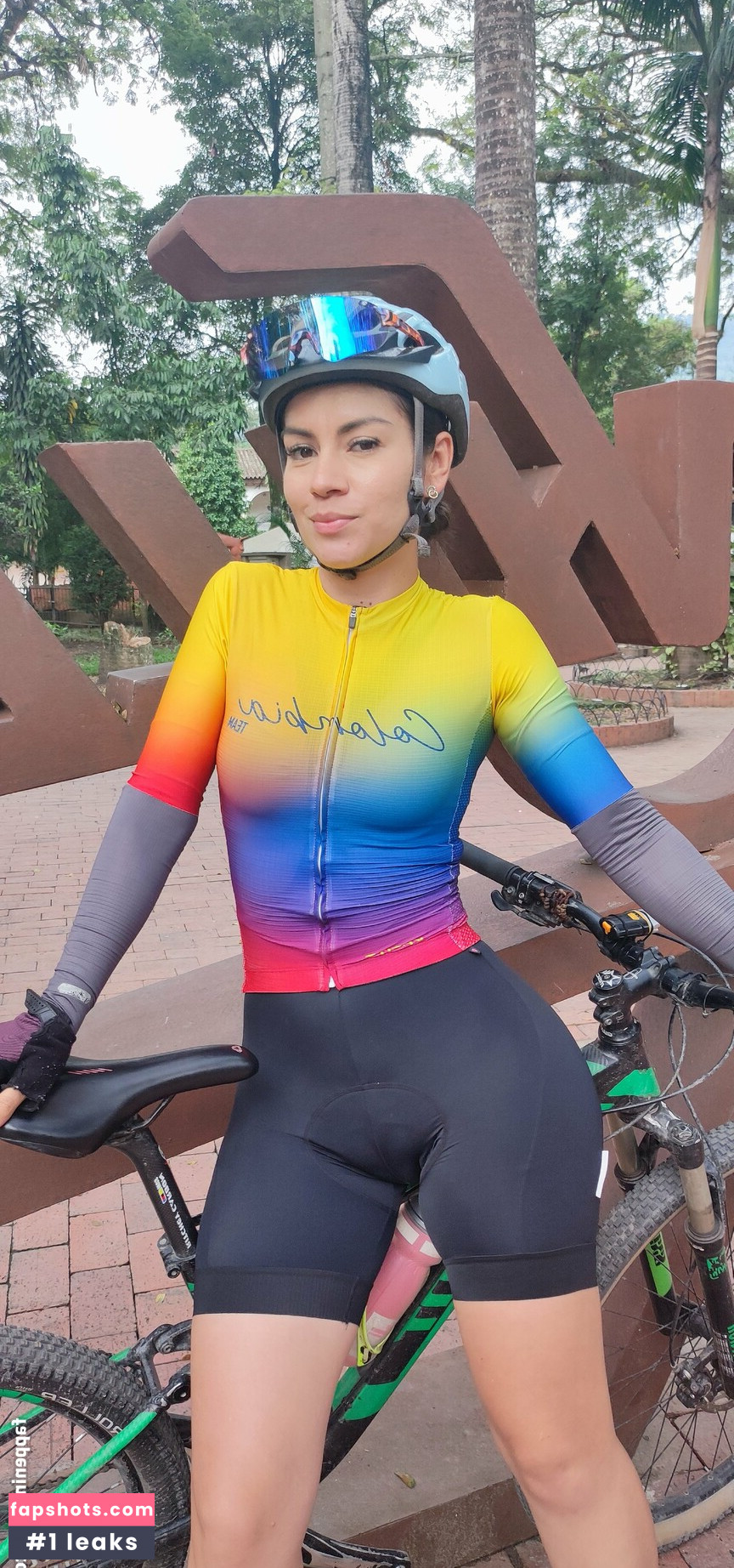 Catalina Cruz gallery photo #45