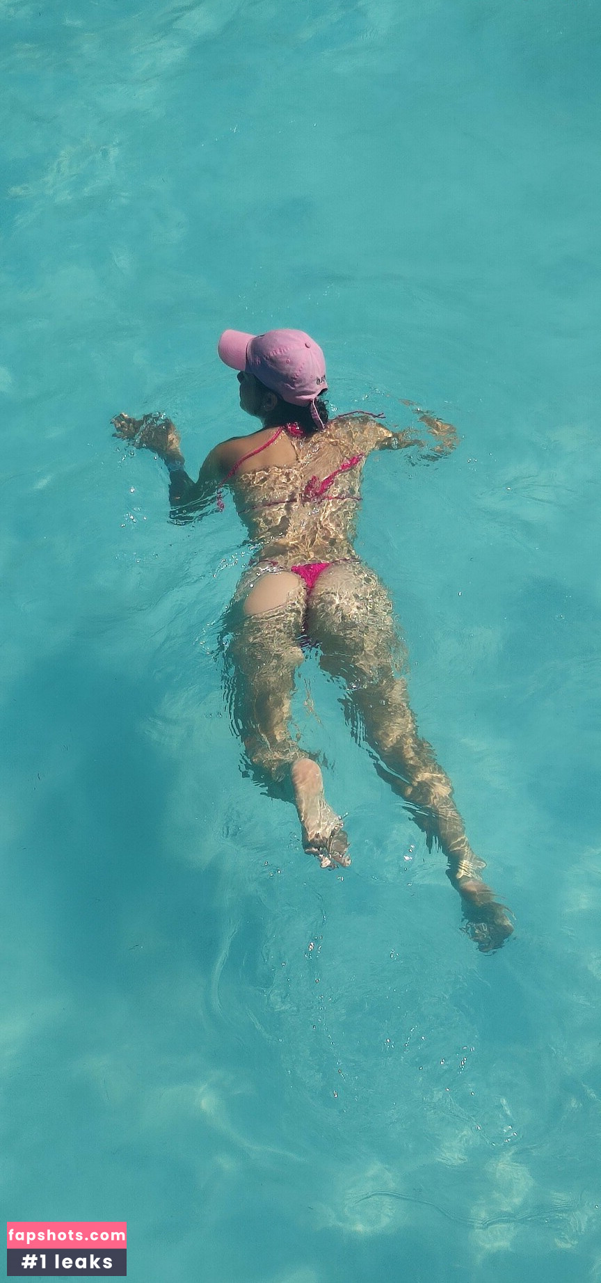 Catalina Cruz gallery photo #52