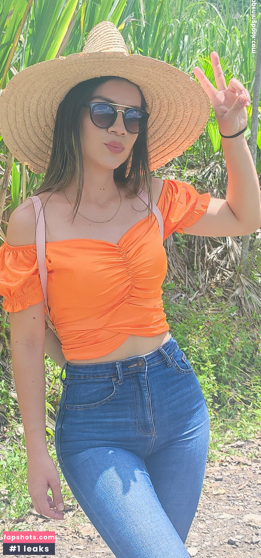 Catalina Cruz gallery photo #64