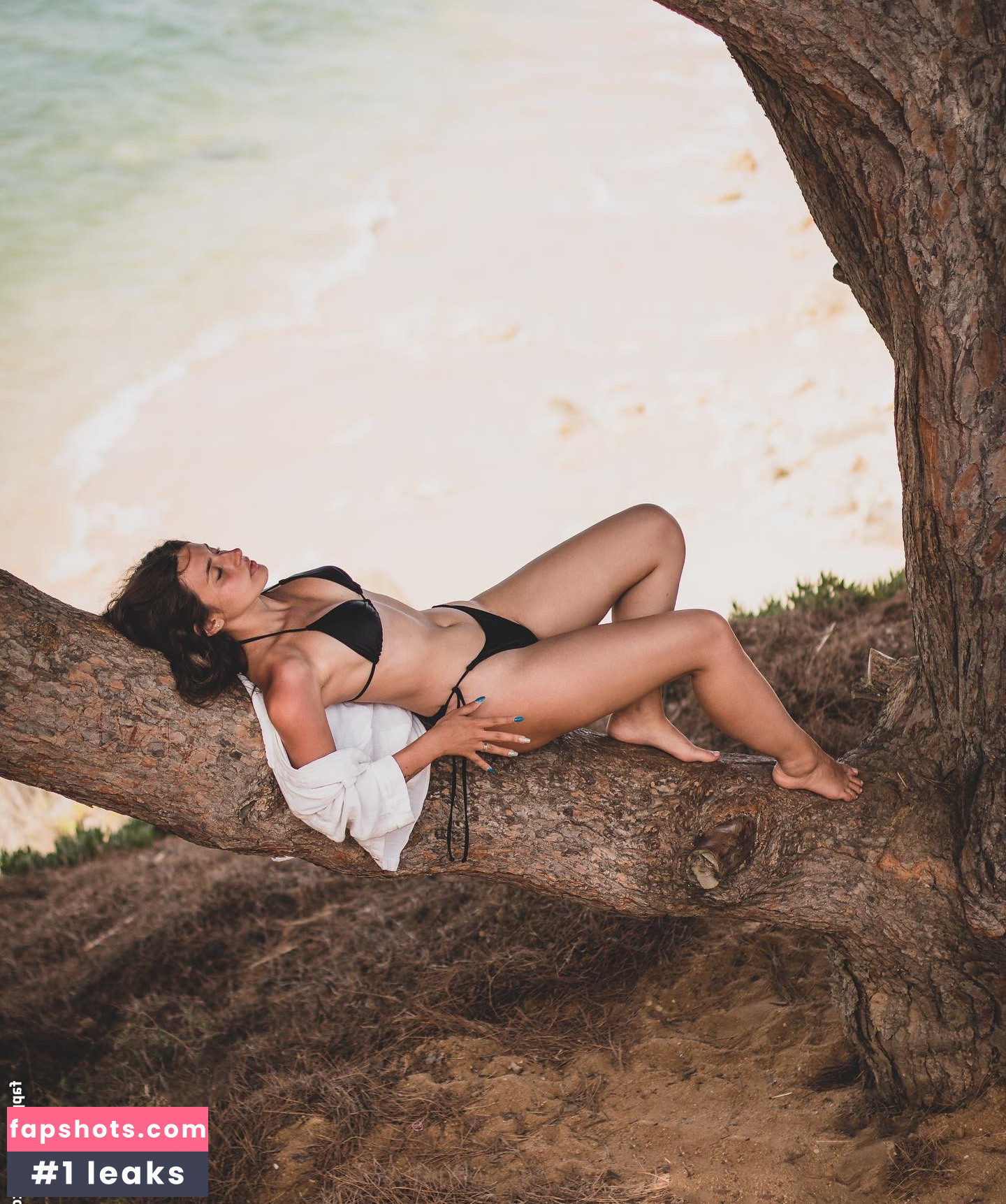 Catarina Cardoso gallery photo #7