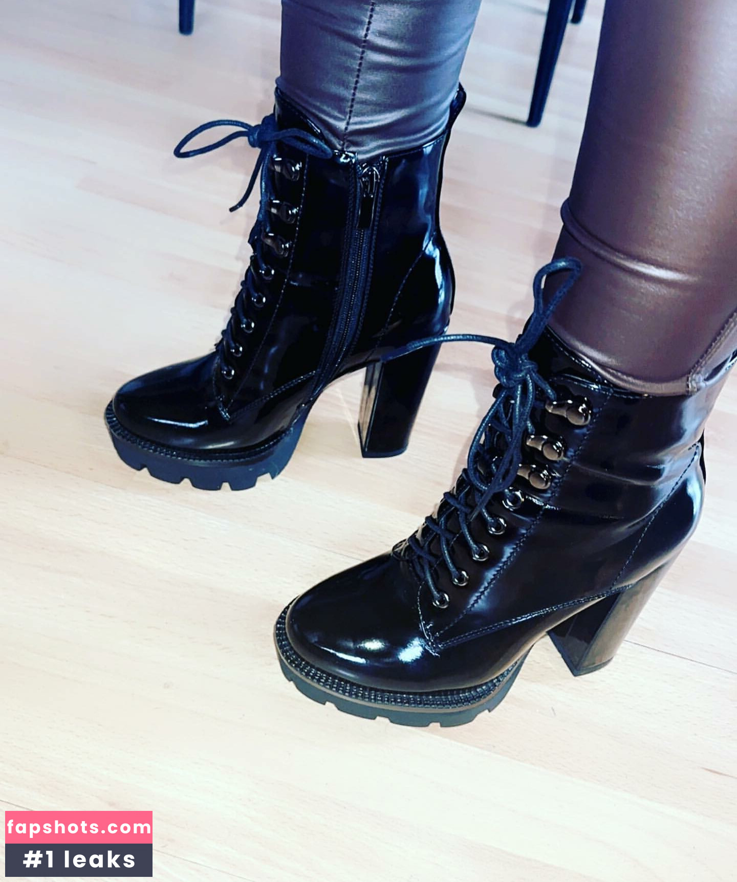 Cath28 gallery photo #16