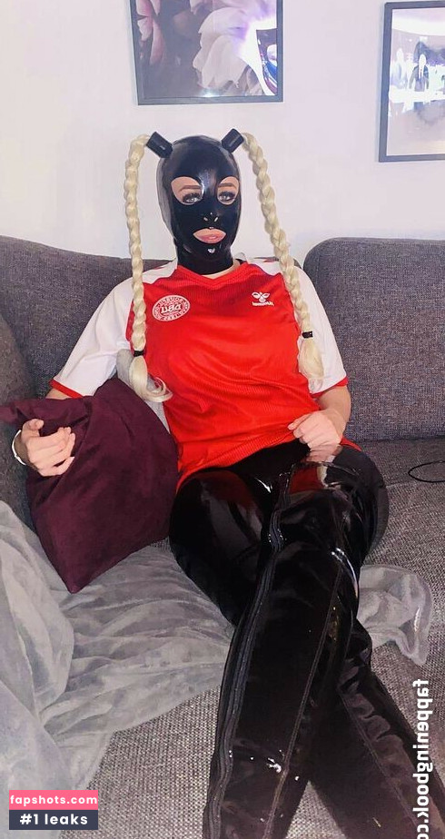 Cath28 gallery photo #28