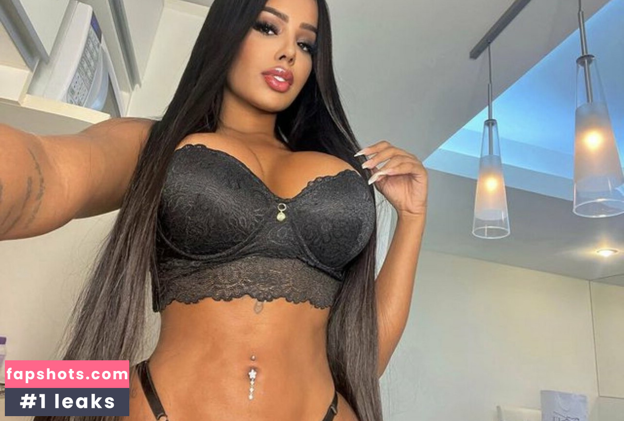 Catharina Gama gallery photo #3