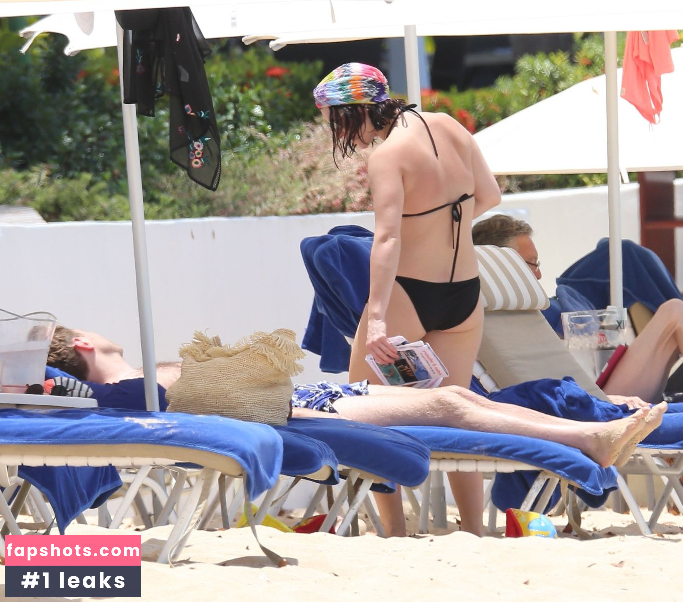 Catherine Harding gallery photo #43