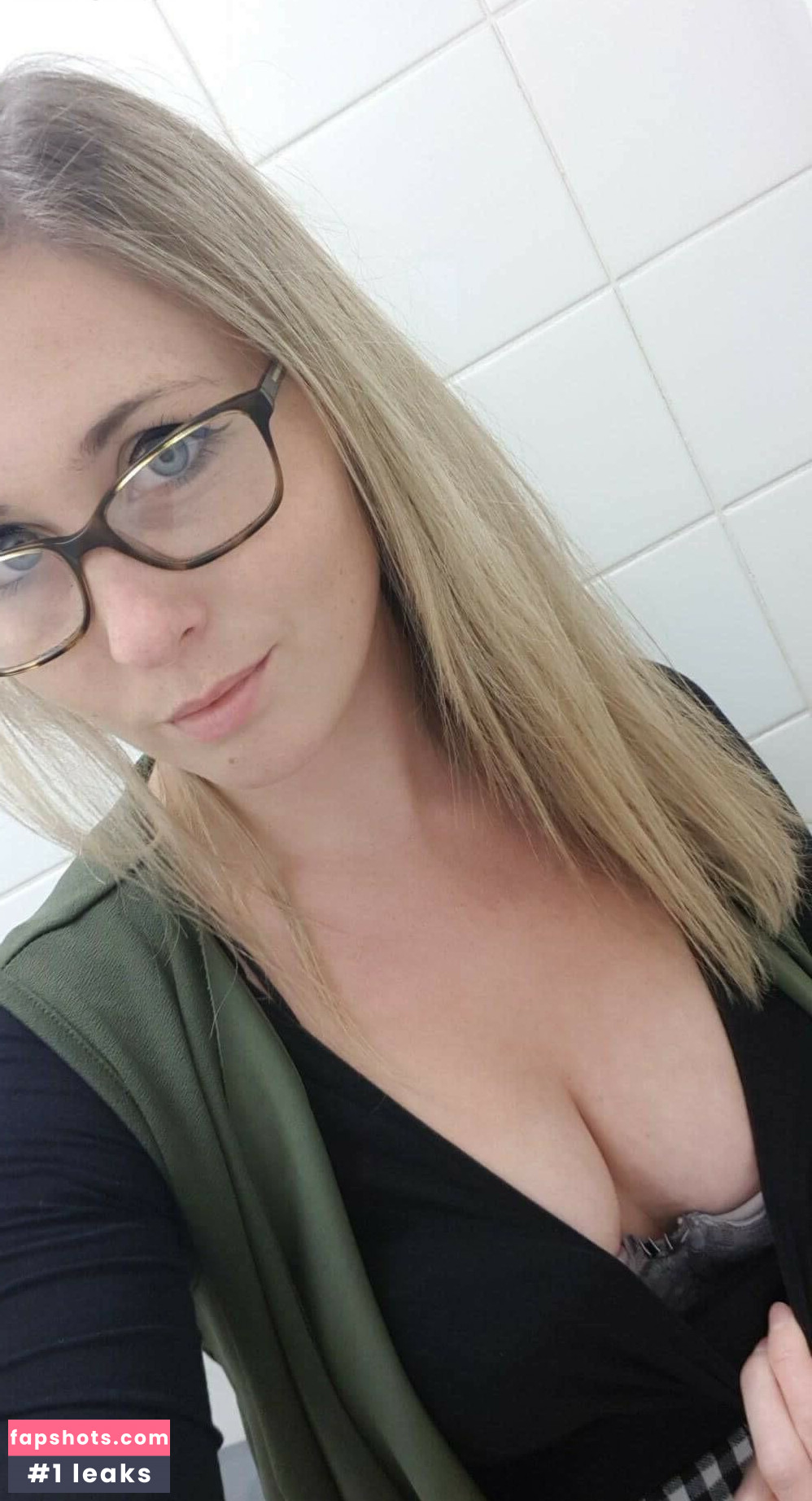 Catherine Louise gallery photo #13