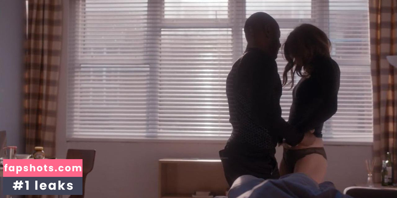 Catherine Walker gallery photo #18