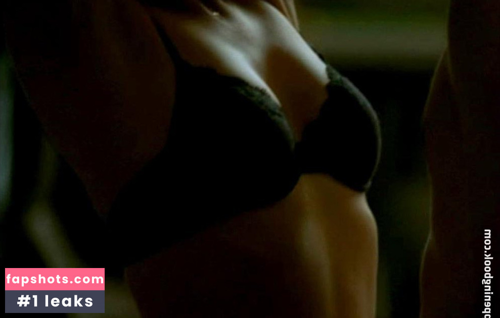 Catherine Walker gallery photo #22