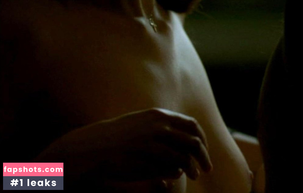 Catherine Walker gallery photo #24