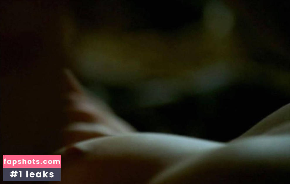 Catherine Walker gallery photo #27