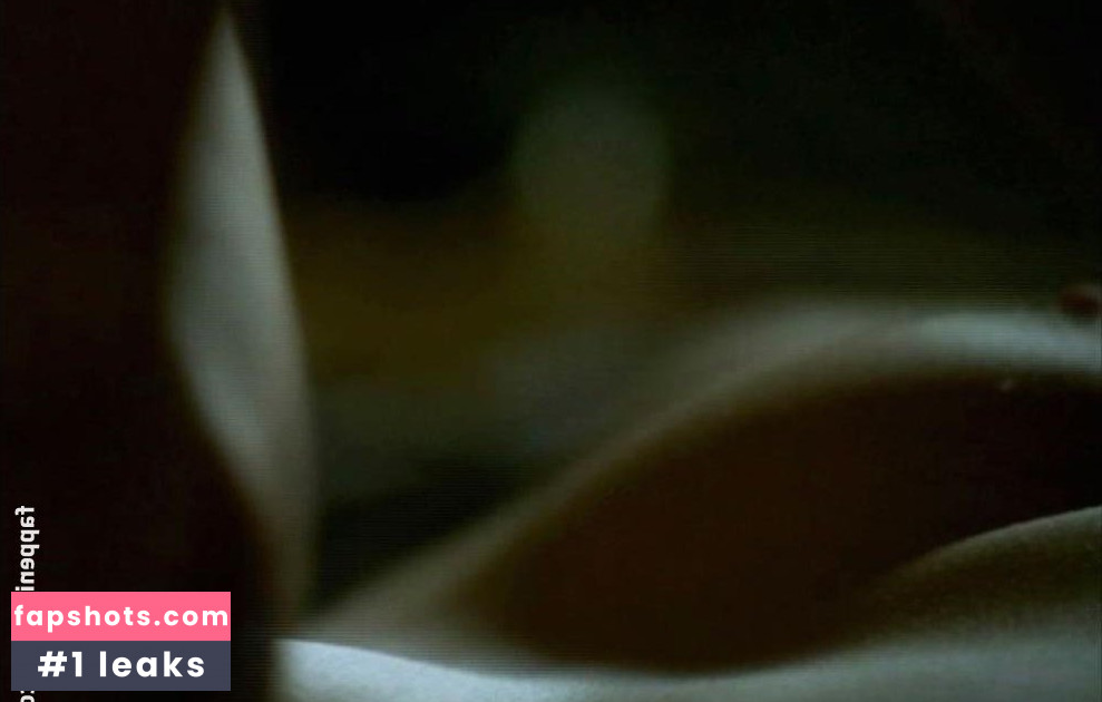 Catherine Walker gallery photo #28