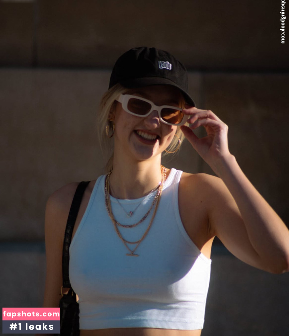 Cathi gallery photo #6