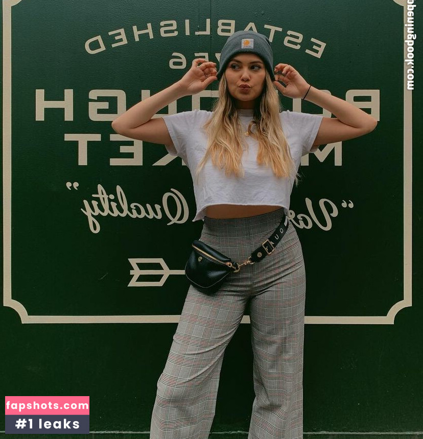 Catie Archambeau gallery photo #13