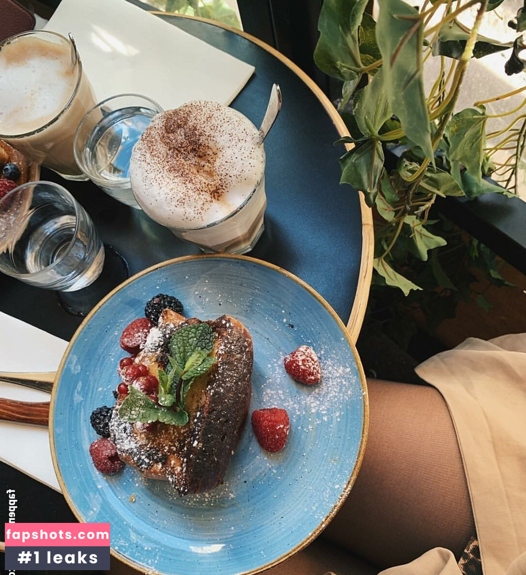 Catie Archambeau gallery photo #26