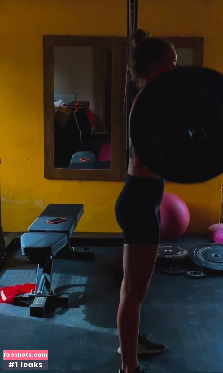 Catie Munnings gallery photo #2