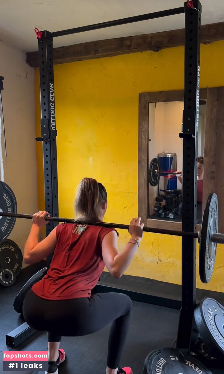 Catie Munnings gallery photo #14