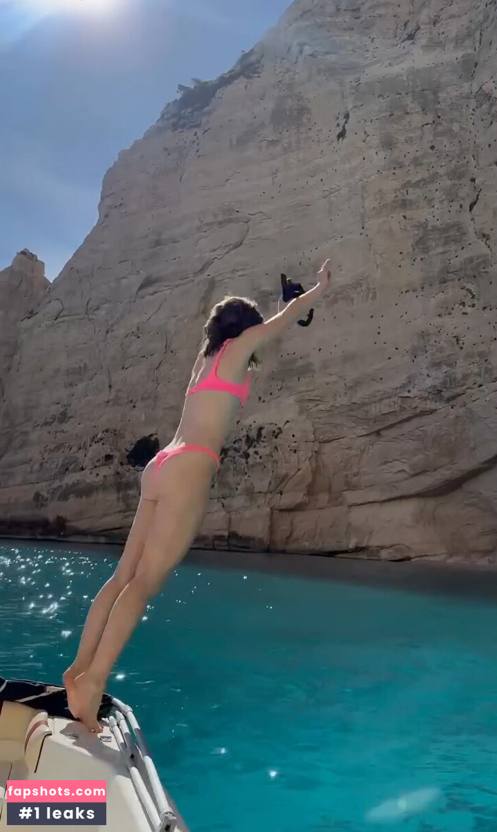 Catie Munnings gallery photo #17