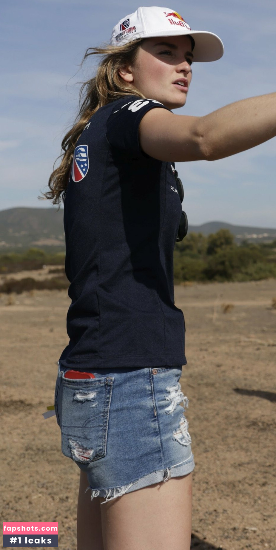 Catie Munnings gallery photo #26