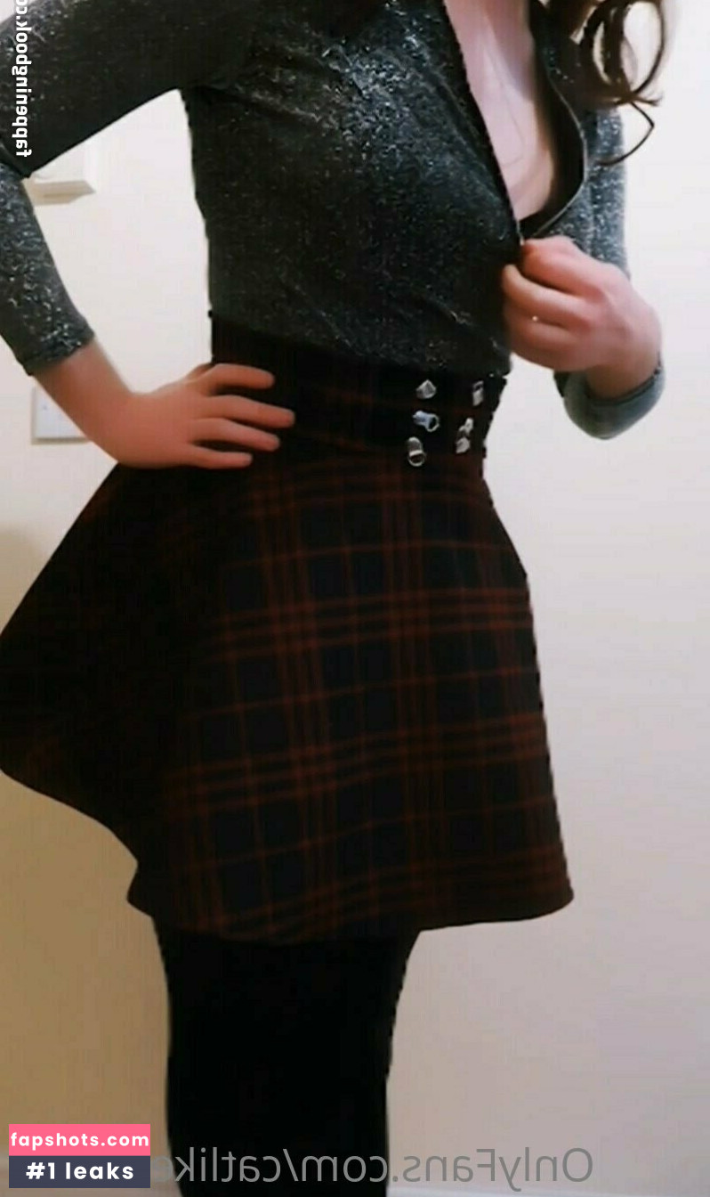 CatLikesWater gallery photo #17