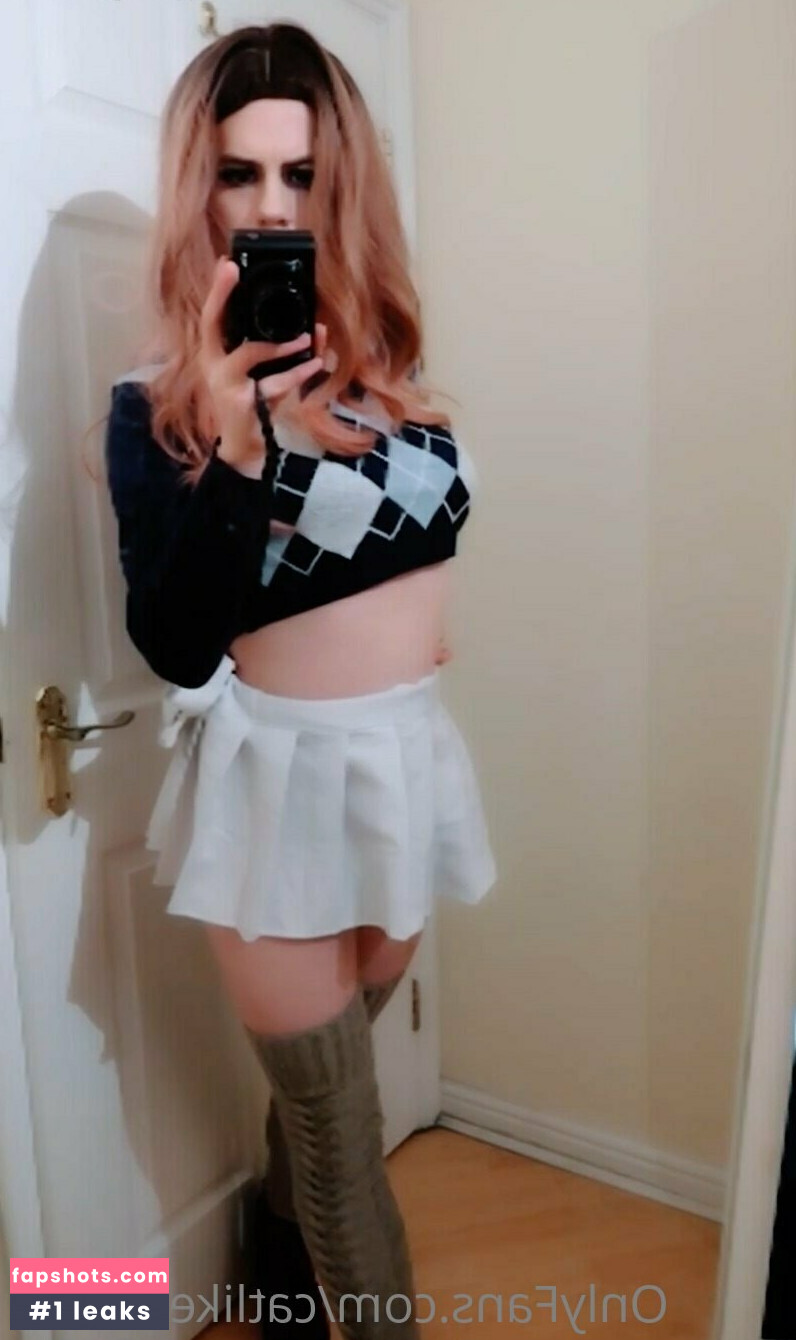 CatLikesWater gallery photo #10