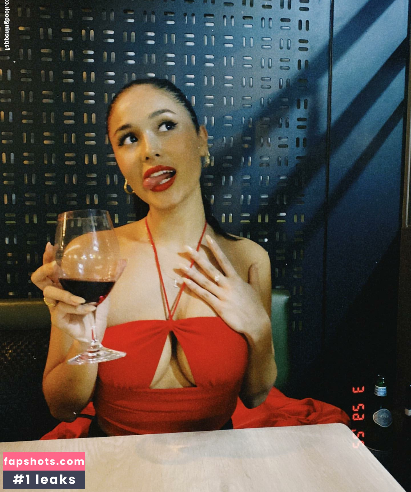 catsinasock nude babe gallery