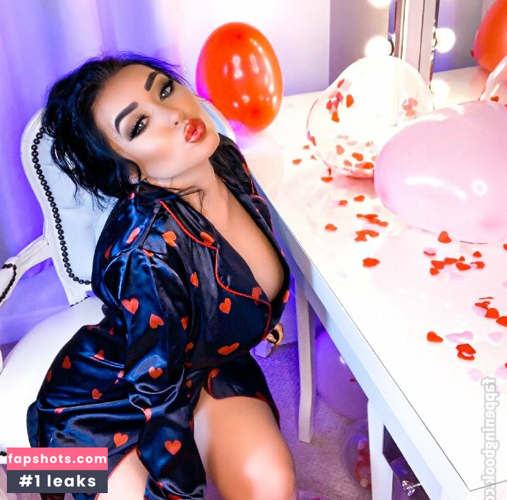 Caty Cole gallery photo #13