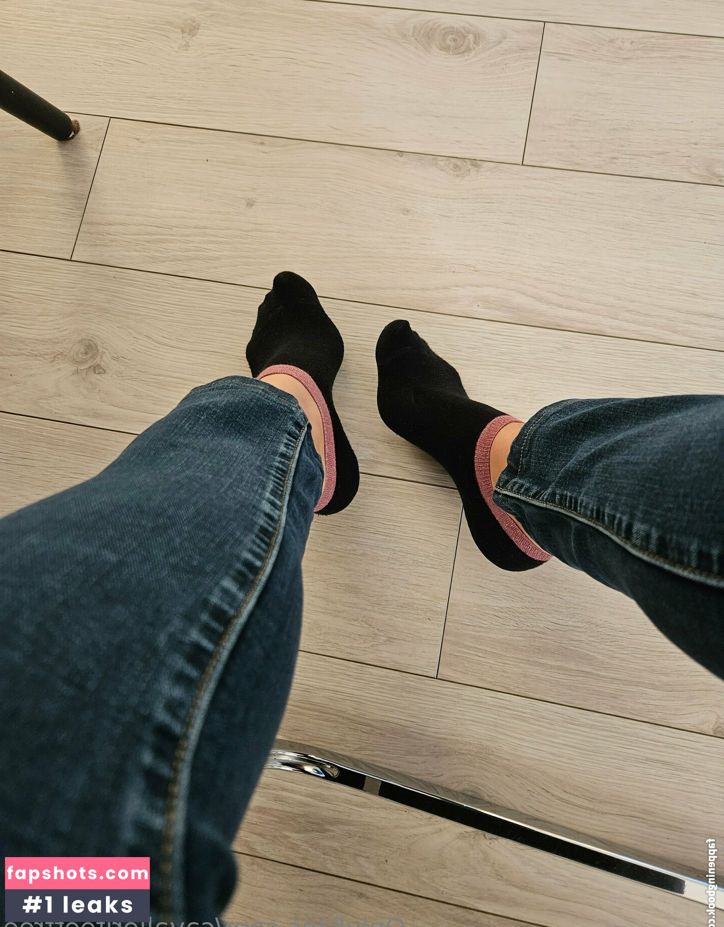 cavalierifeetfree gallery photo #12