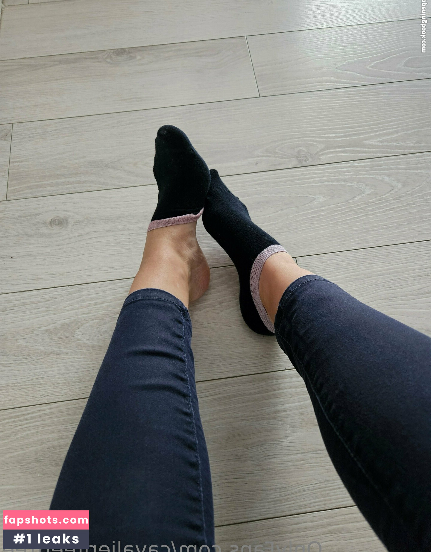 cavalierifeetfree gallery photo #44