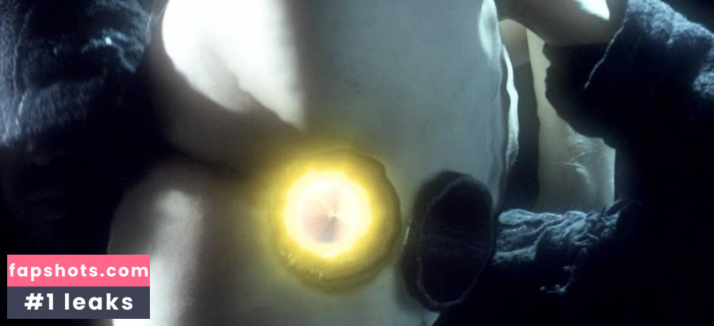 Cay Izumi gallery photo #5