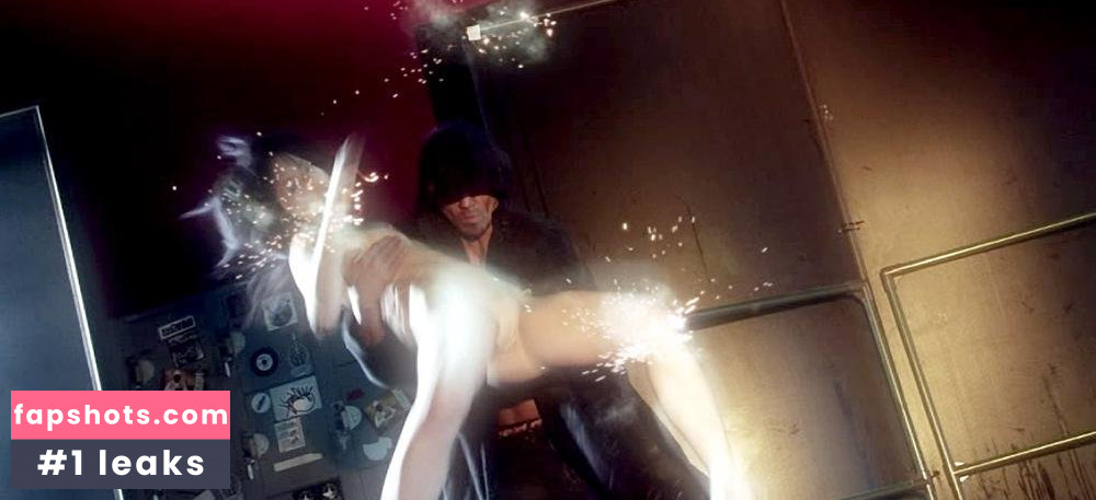 Cay Izumi gallery photo #10