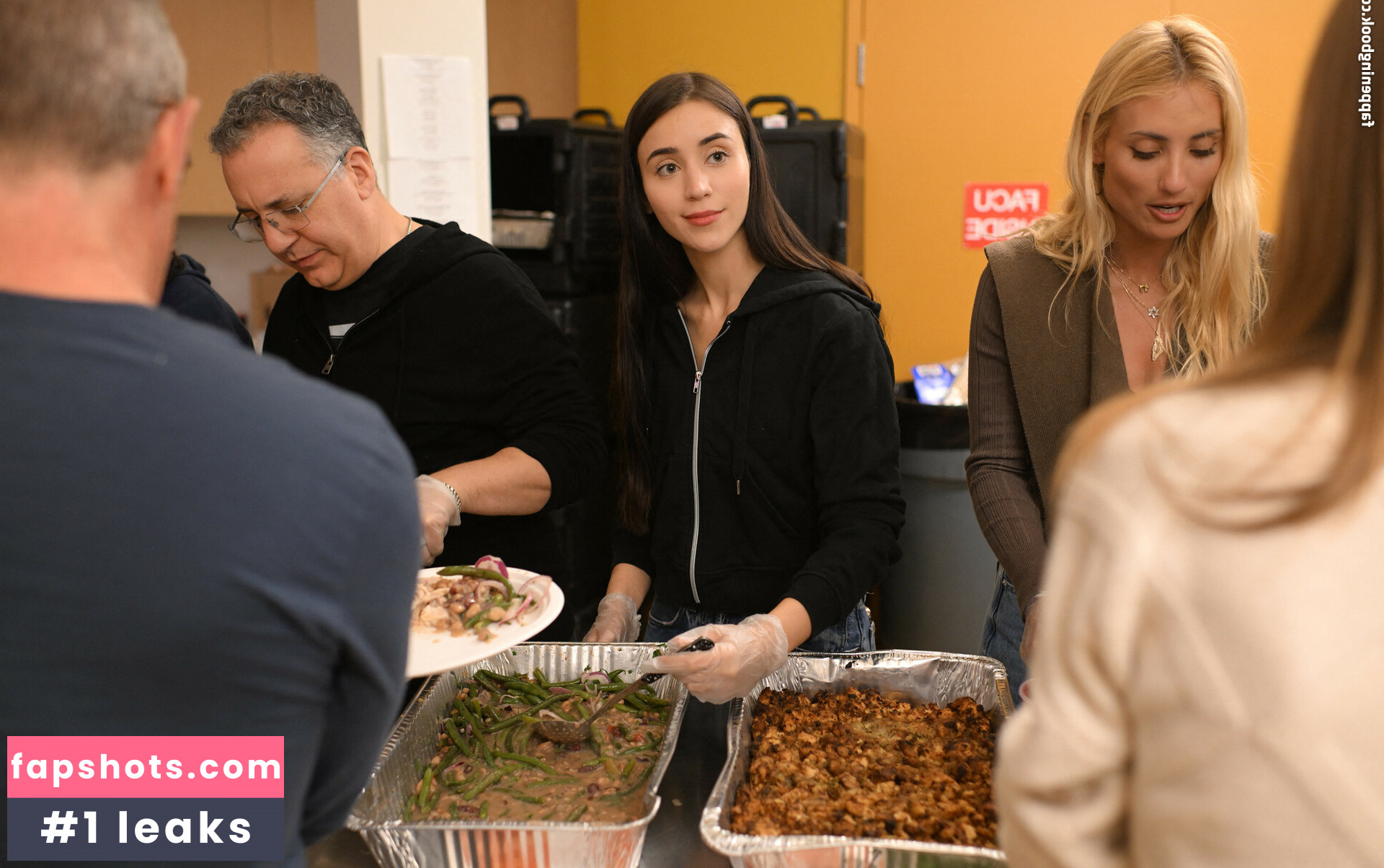 Caylee Cowan gallery photo #16