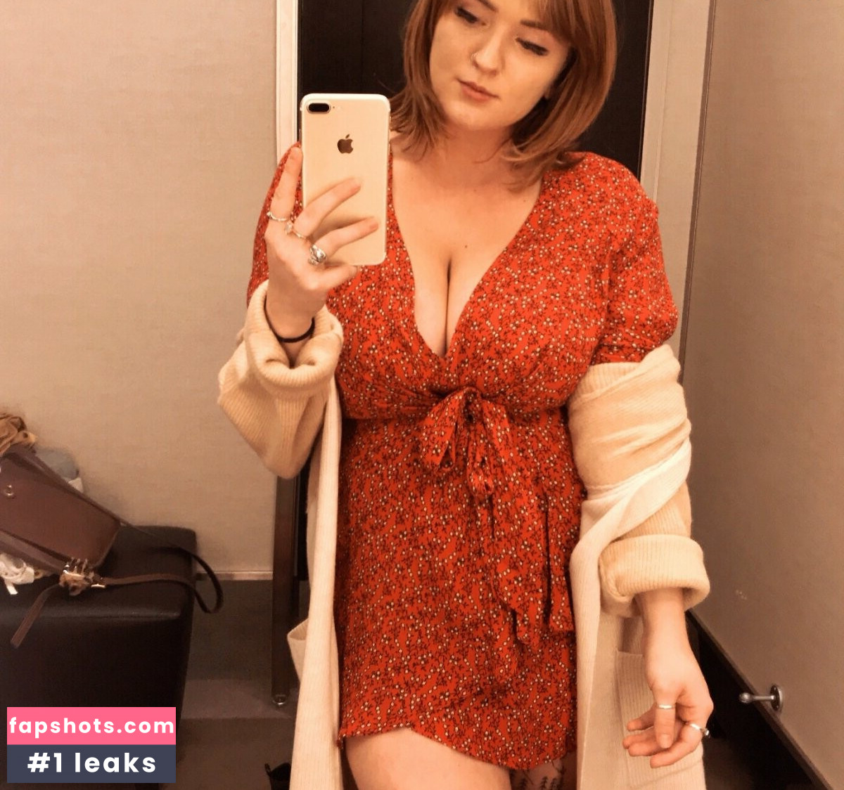 Cayley M gallery photo #7