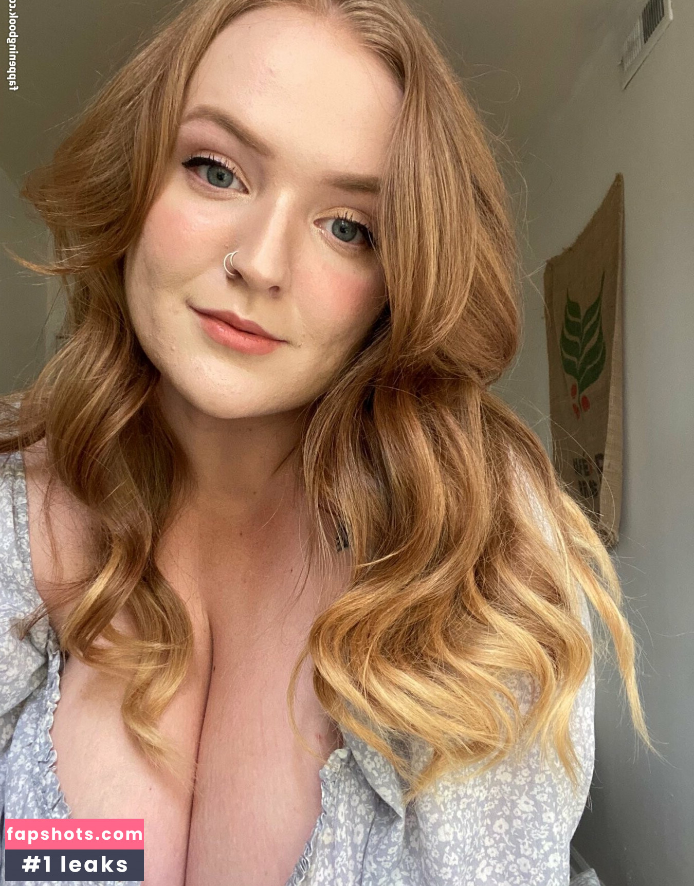 Cayley M gallery photo #9