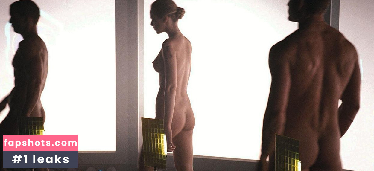 Cécile Breccia gallery photo #4