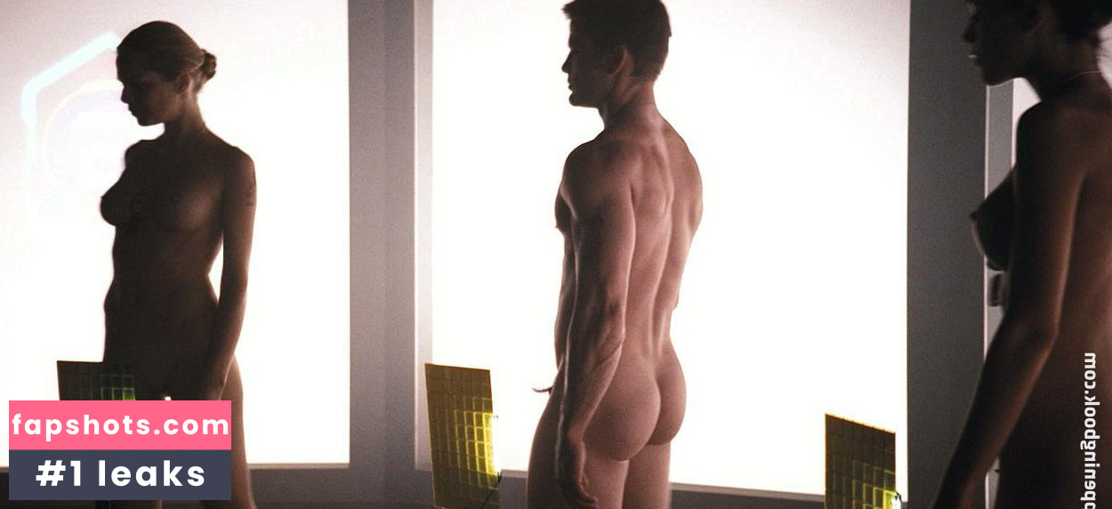 Cécile Breccia nude babe gallery