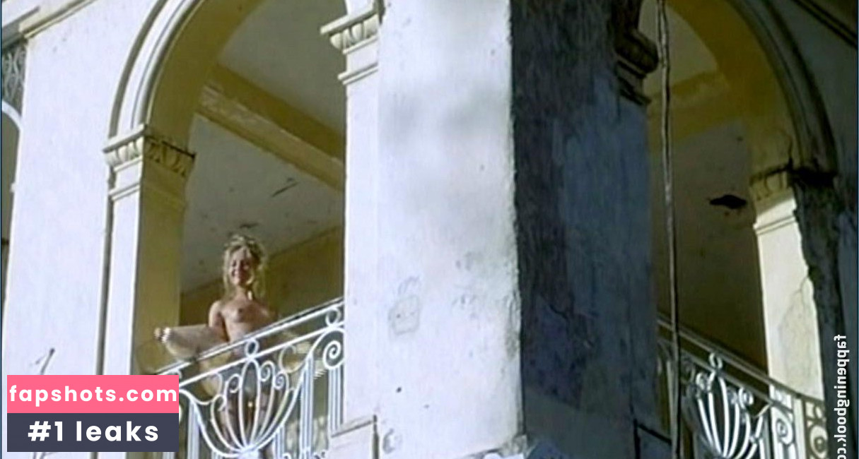 Cécile Sanz de Alba gallery photo #2