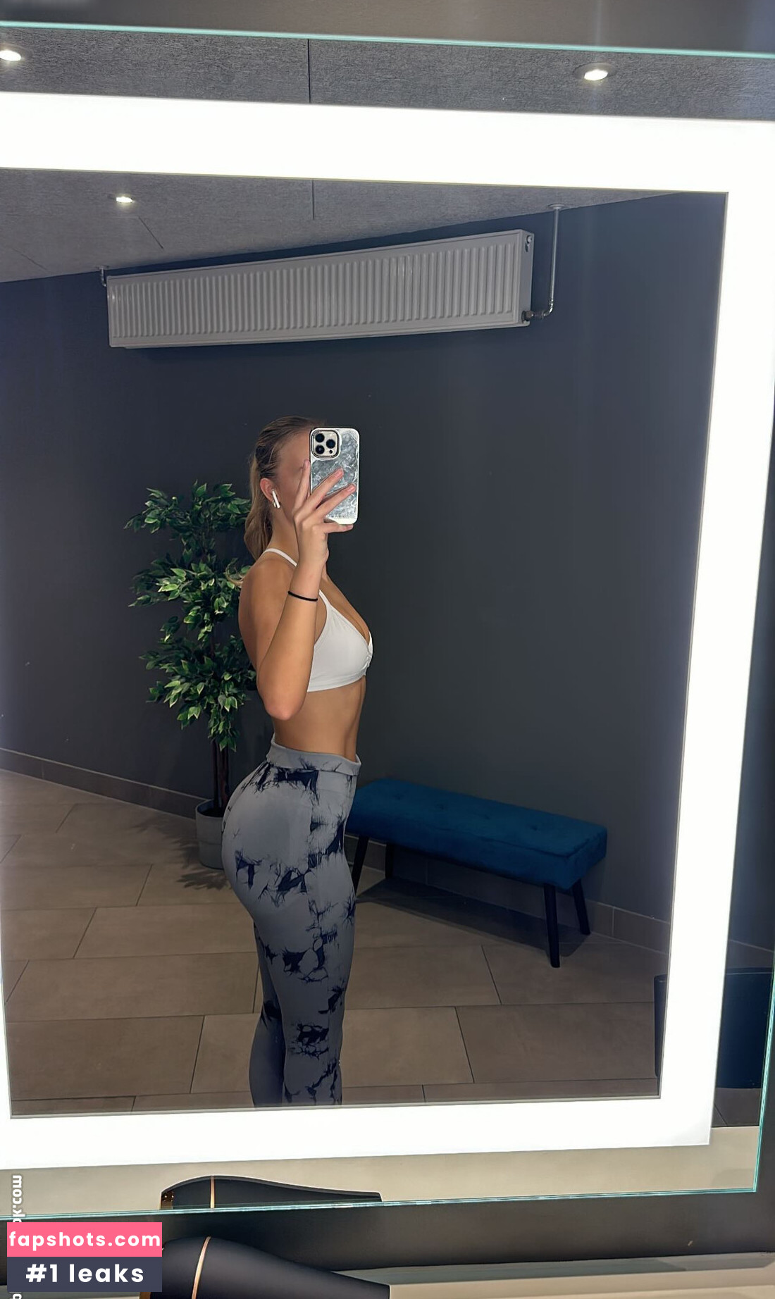 Cecilie Hoyer gallery photo #17