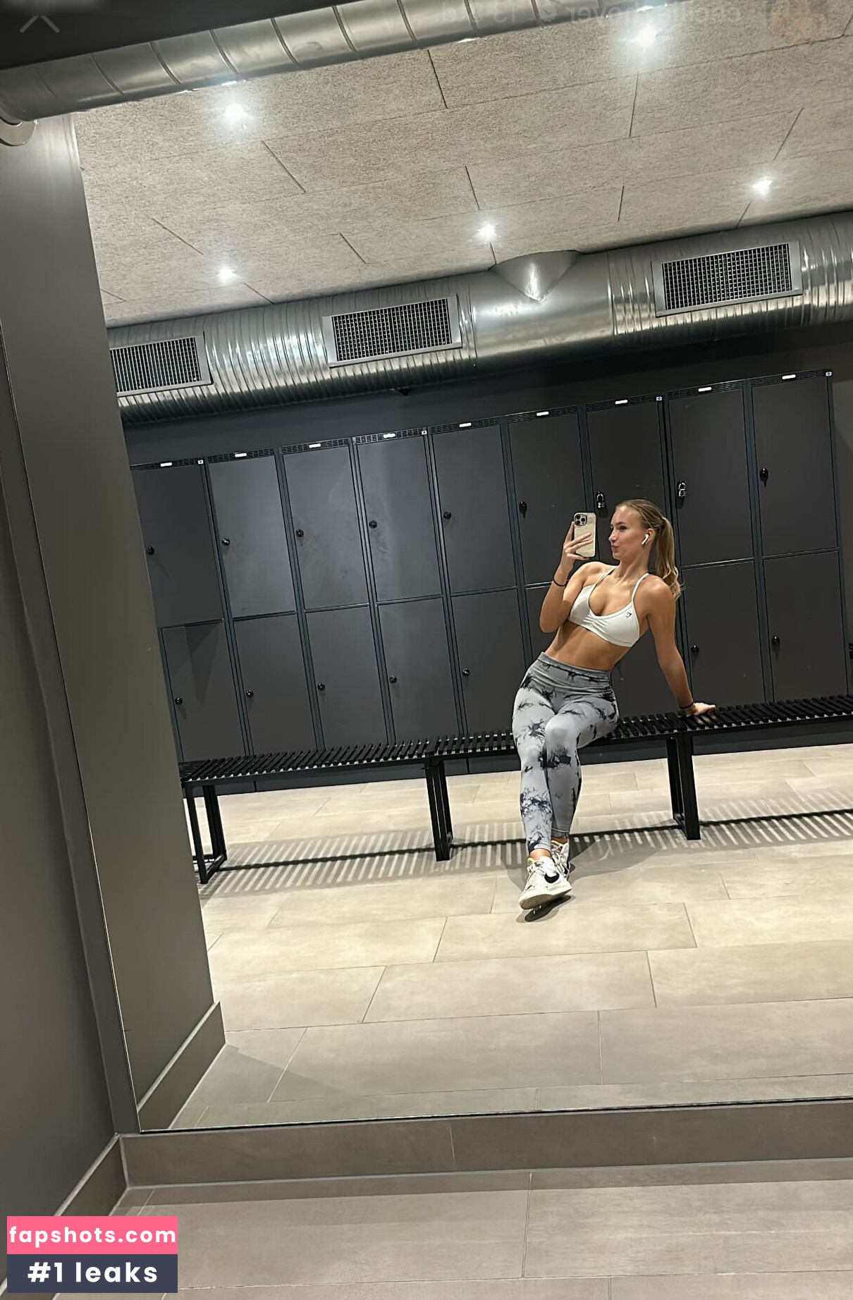 Cecilie Hoyer gallery photo #19