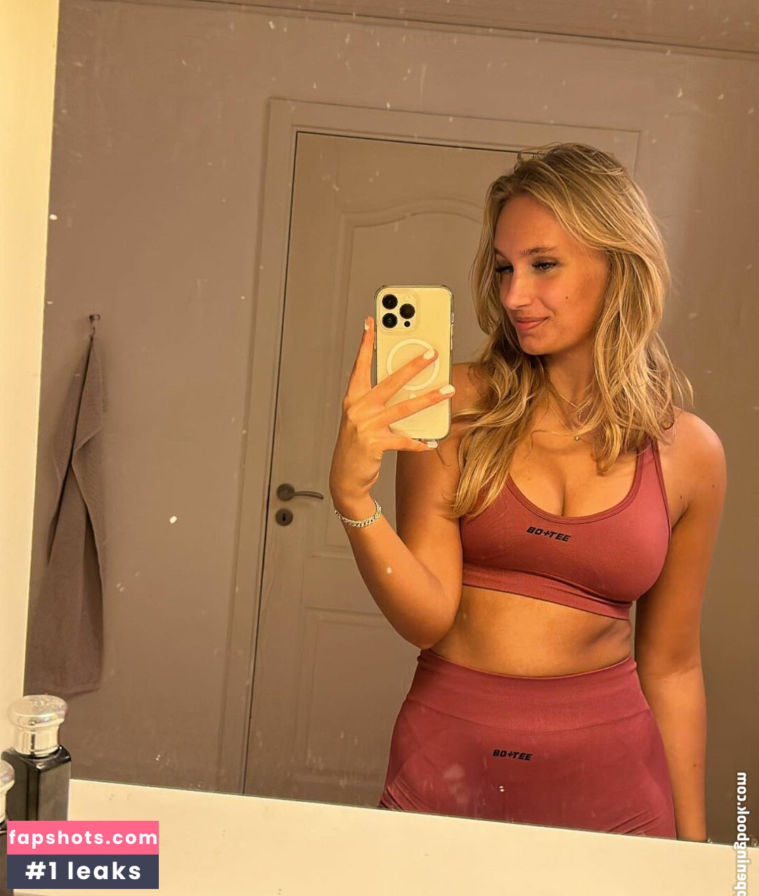 Cecilie Hoyer gallery photo #48