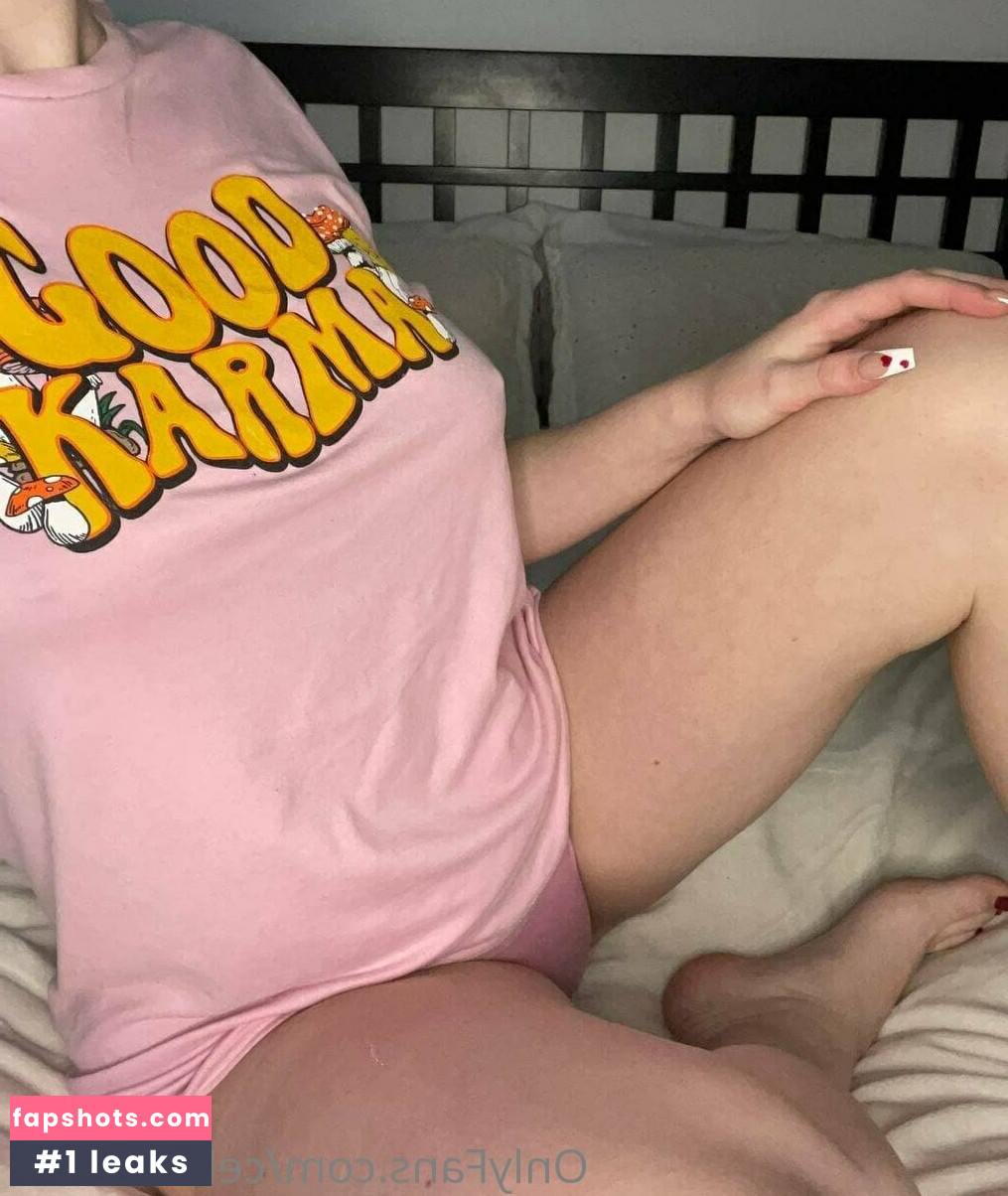 celefoxxxed nude babe gallery