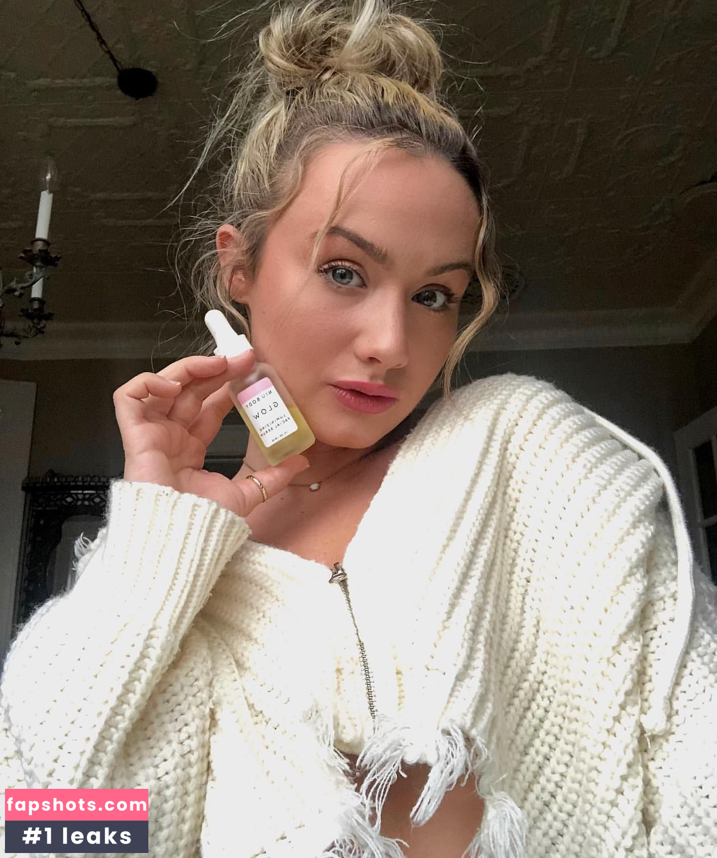 Celeste Bouchard gallery photo #31