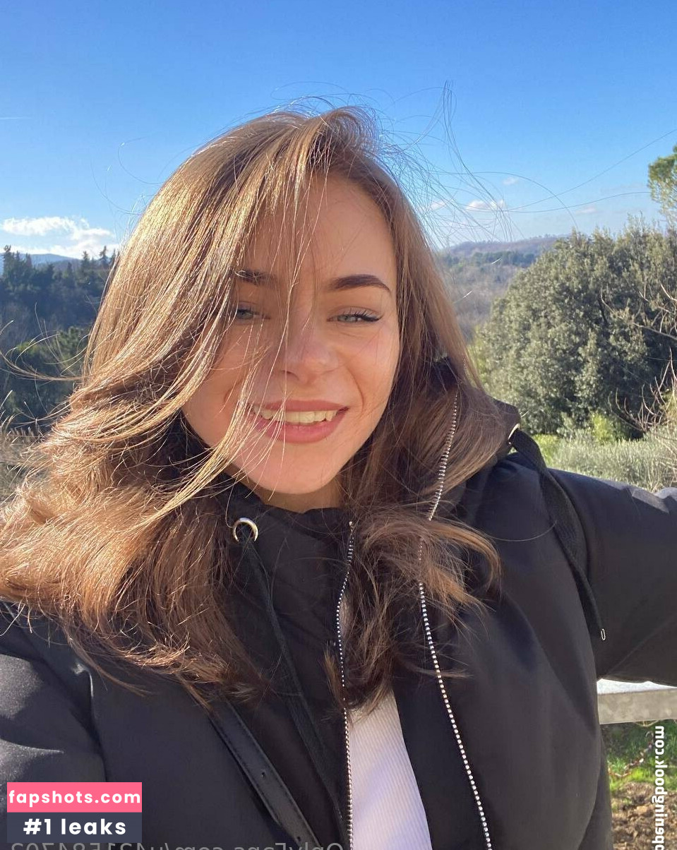 celestial_zoe gallery photo #4