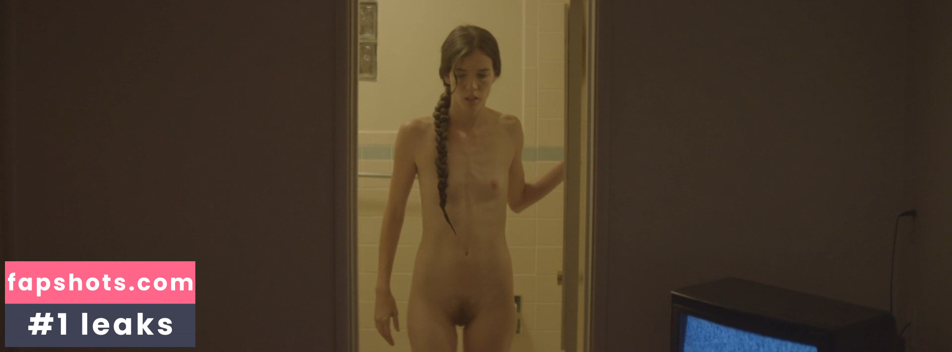 Celia Rowlson-Hall gallery photo #6