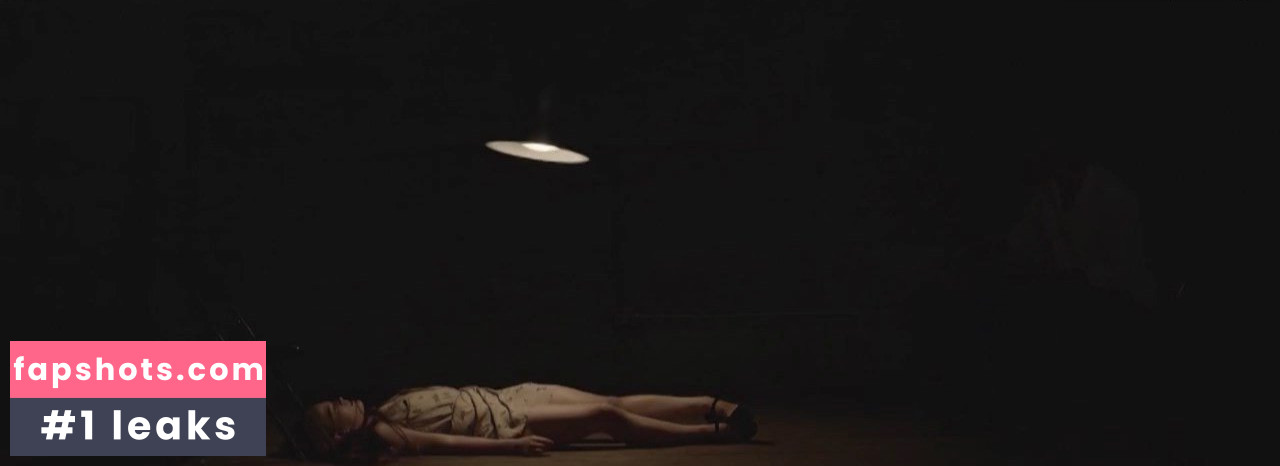 Celia Rowlson-Hall gallery photo #9