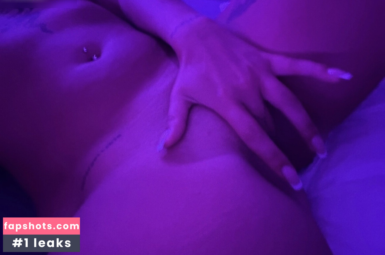 Celina Pop gallery photo #9