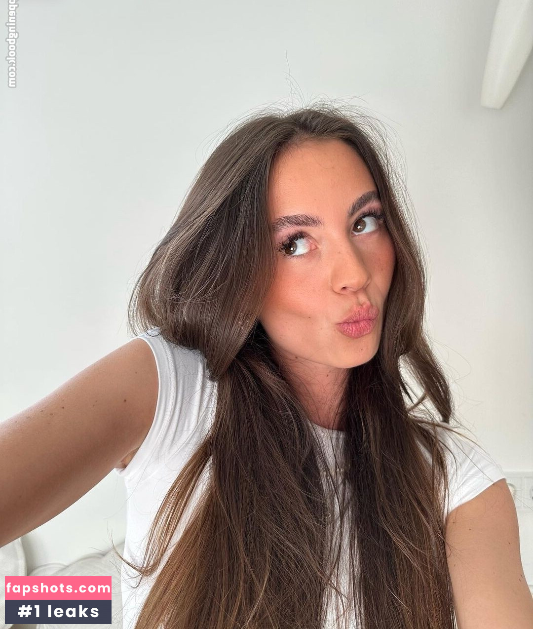 Celina Schacht gallery photo #38