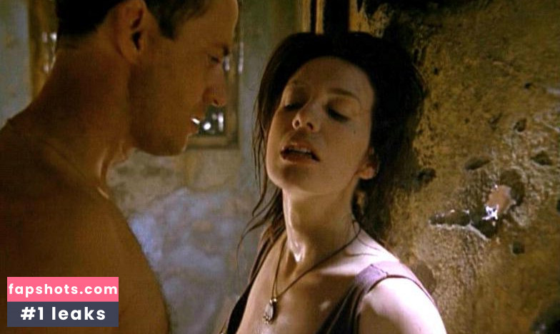 Céline Bonnier gallery photo #16