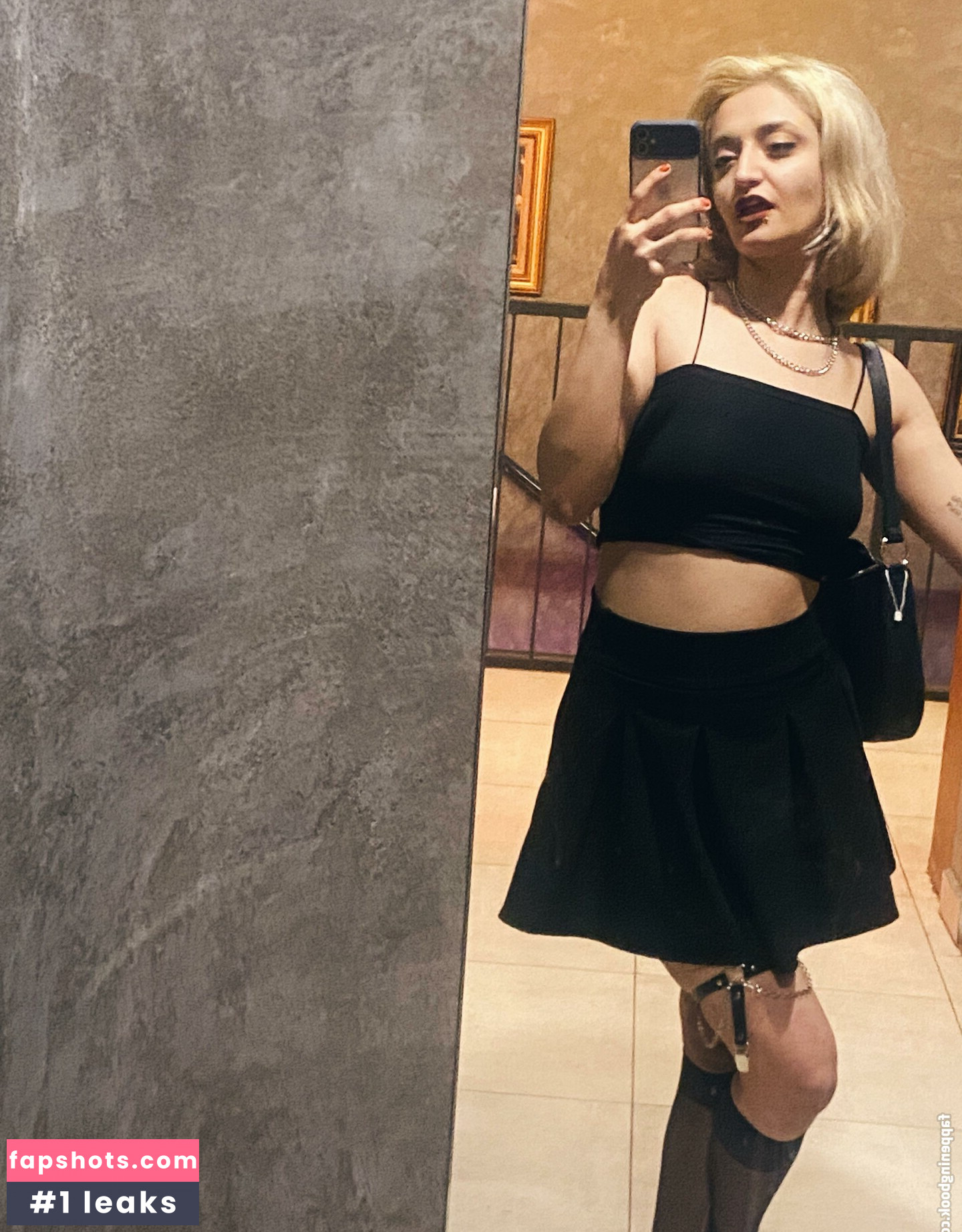 Celine Cinnamon gallery photo #9