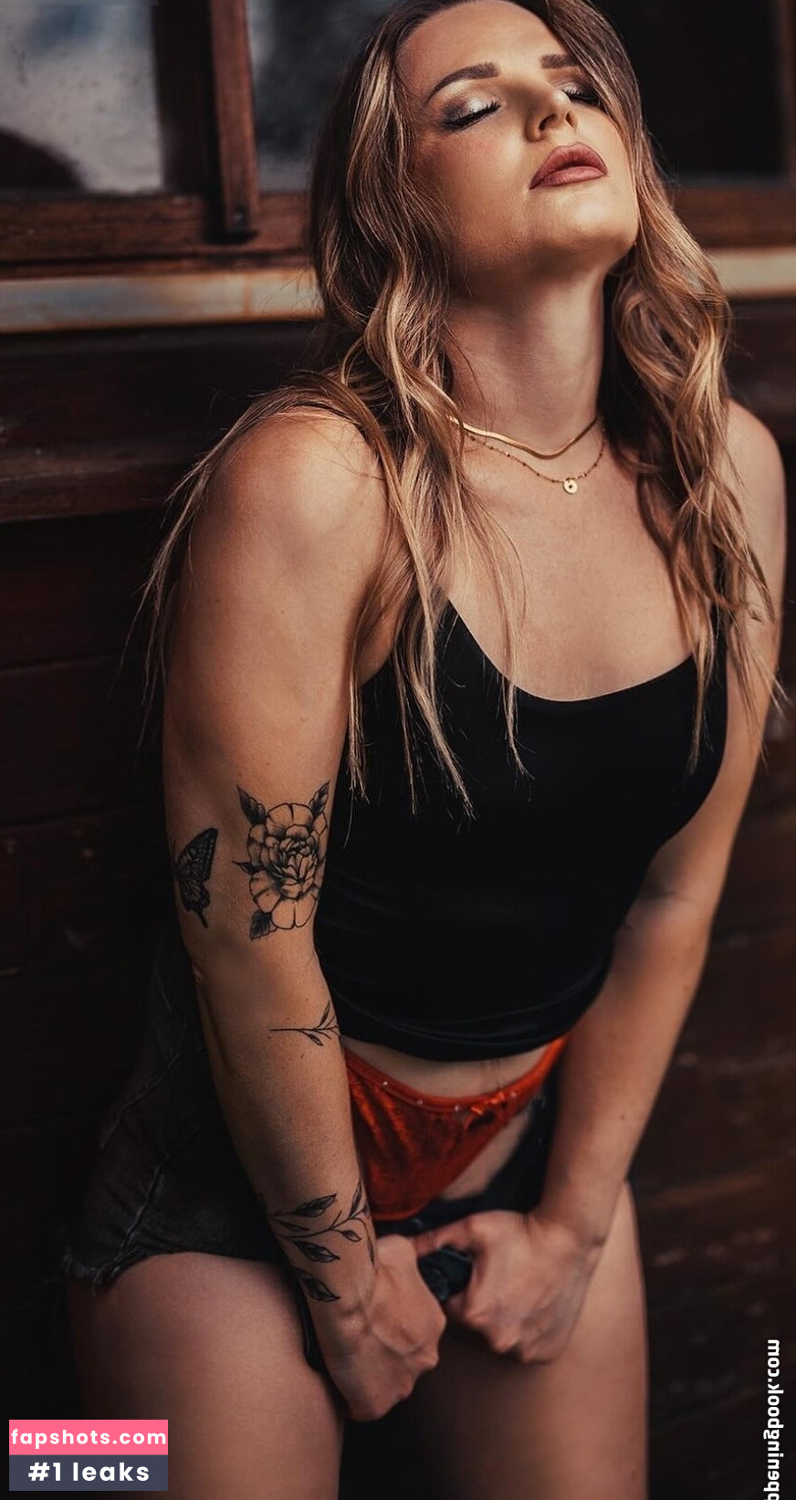 Celine R. gallery photo #11