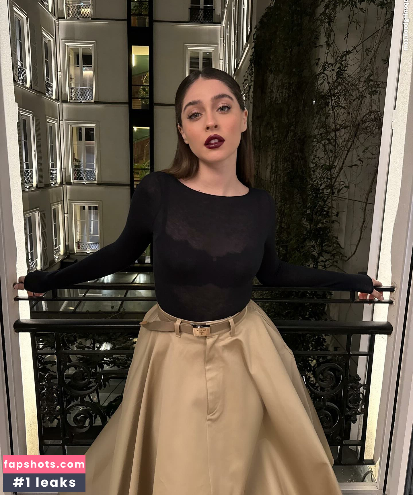 Cemre Baysel gallery photo #17